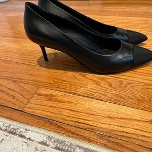 CHANEL Black Pointed-Toe Pumps with Fabric Cap